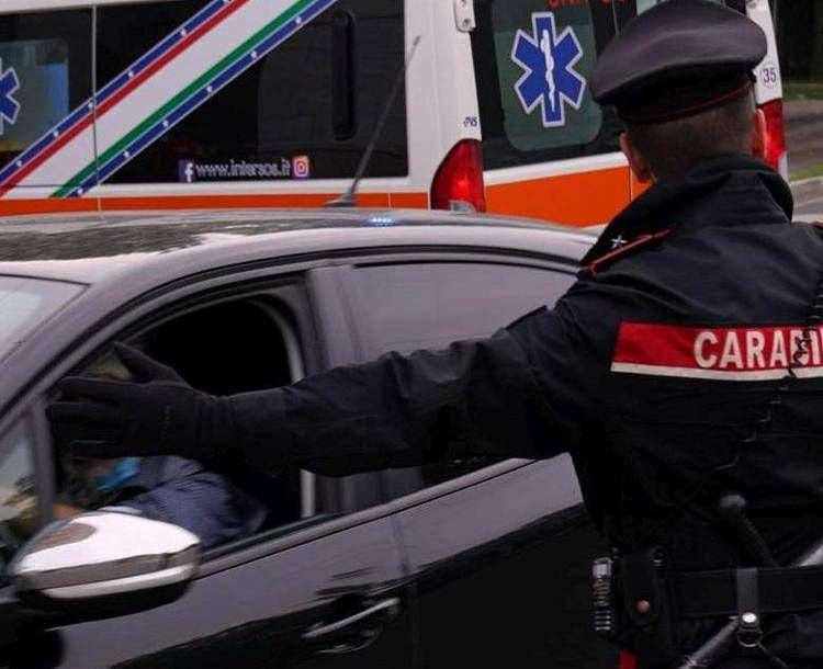 Ambulanza e carabinieri - Ipa