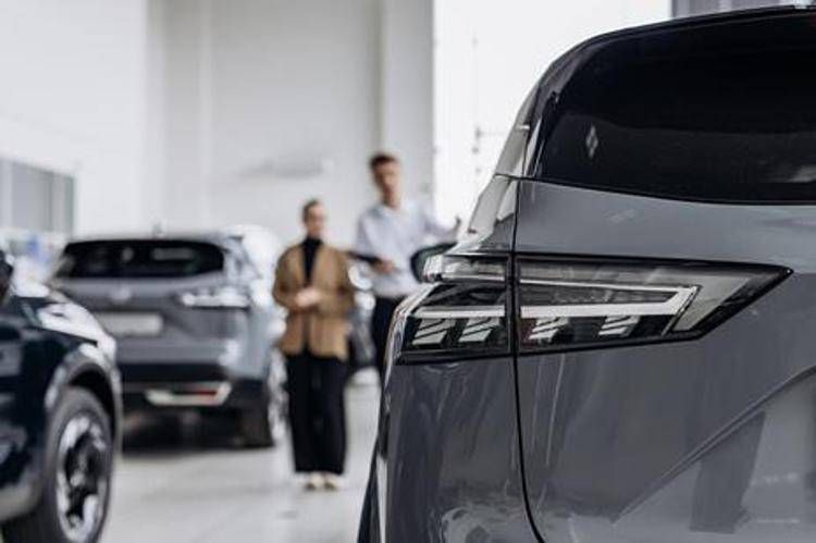 Auto: come la scelgono gli italiani