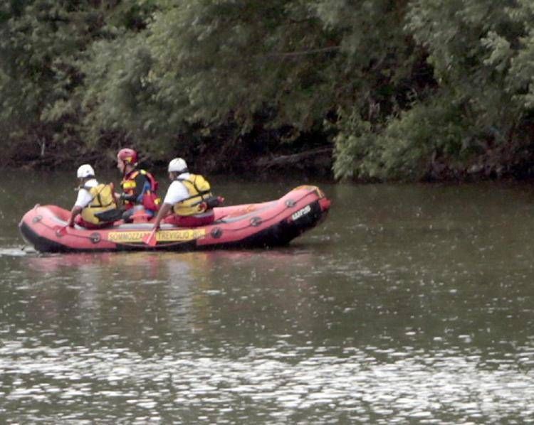 Ricerche sull'Adda (Fotogramma/Ipa)