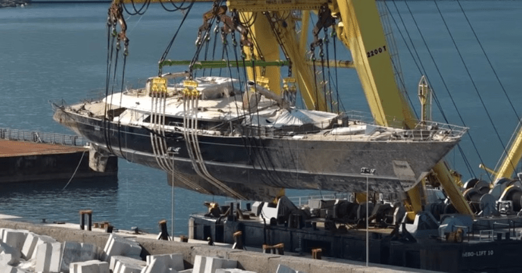 Il Bayesian al porto di Termini Imerese